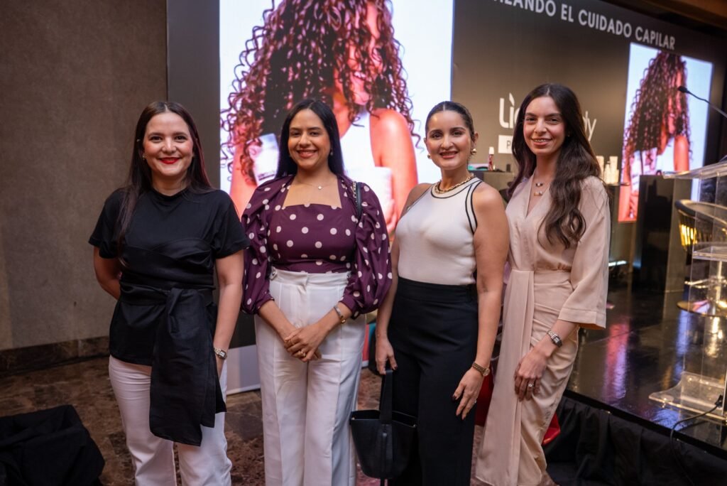 Gabriela Taveras, Yadelkis García, Priscilla de los Santos y Alejandra Báez