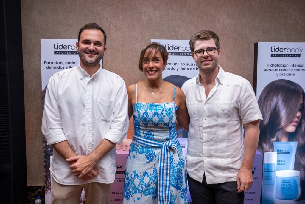 Avelino Cuadra, Martha Barcasnegras y Rodrigo González Corripio