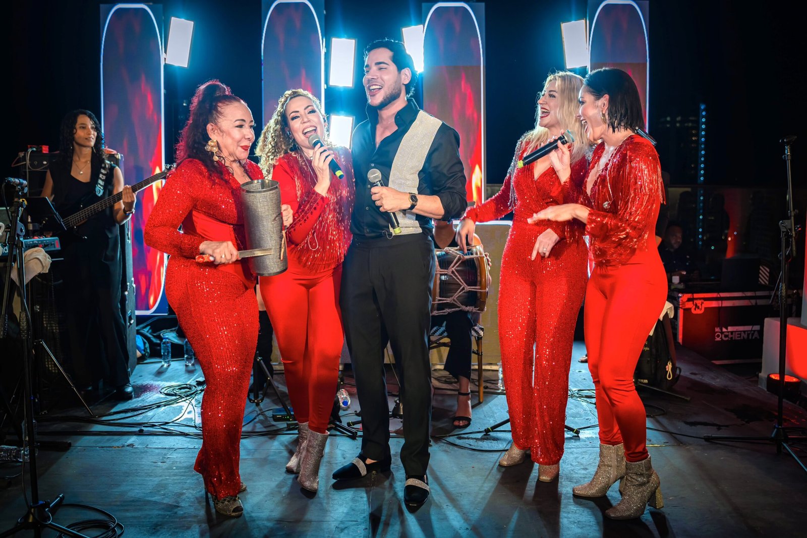 Dr. Marcos Pumarol celebra junto a “Las Chicas El Reencuentro”